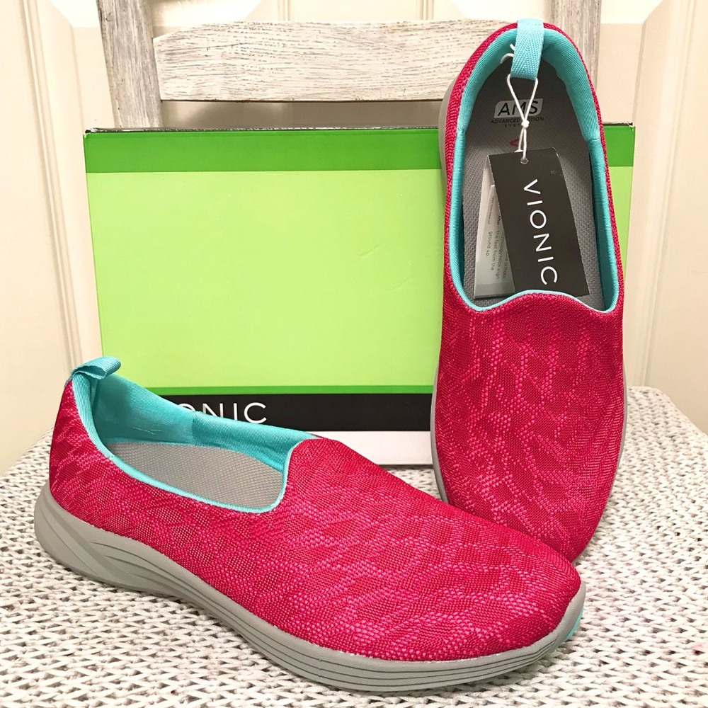 NIB Vionic Agile Hydra Orthotic Slip On Sneakers